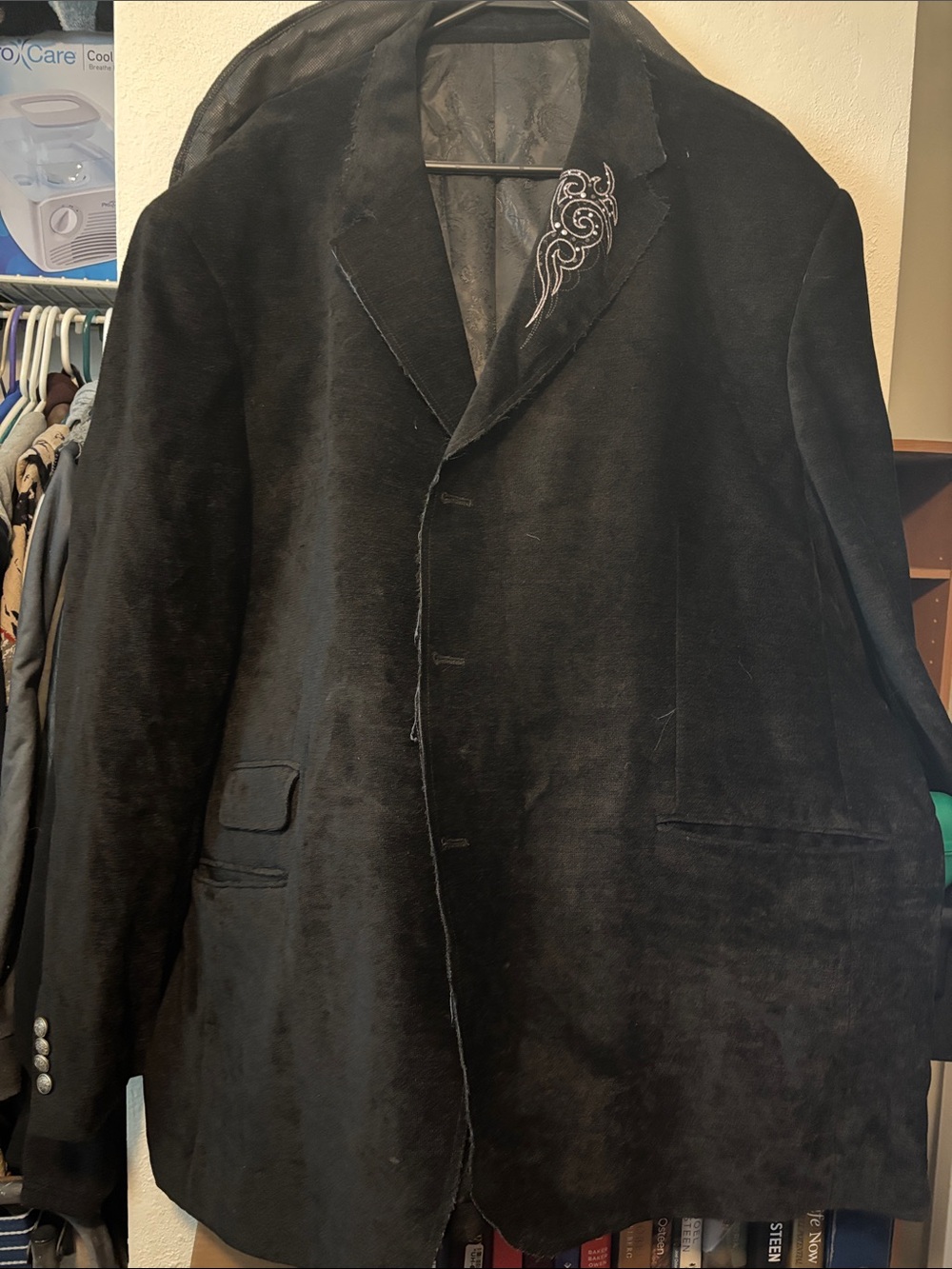 Men's Black Velvet Blazer with Embroidered Lapel embroidered designs on back